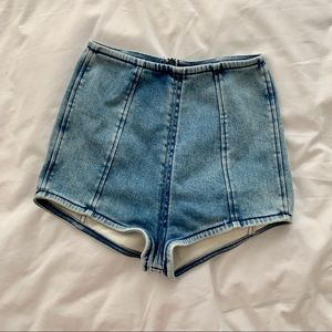 Fabiana Milazzo +InspiresMi shorts